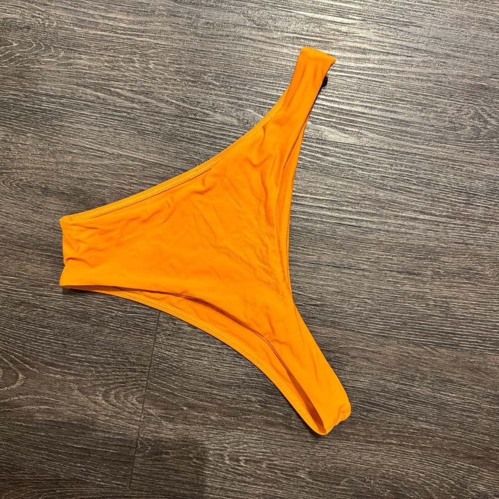Monday Swimwear Byron Bottom Size M